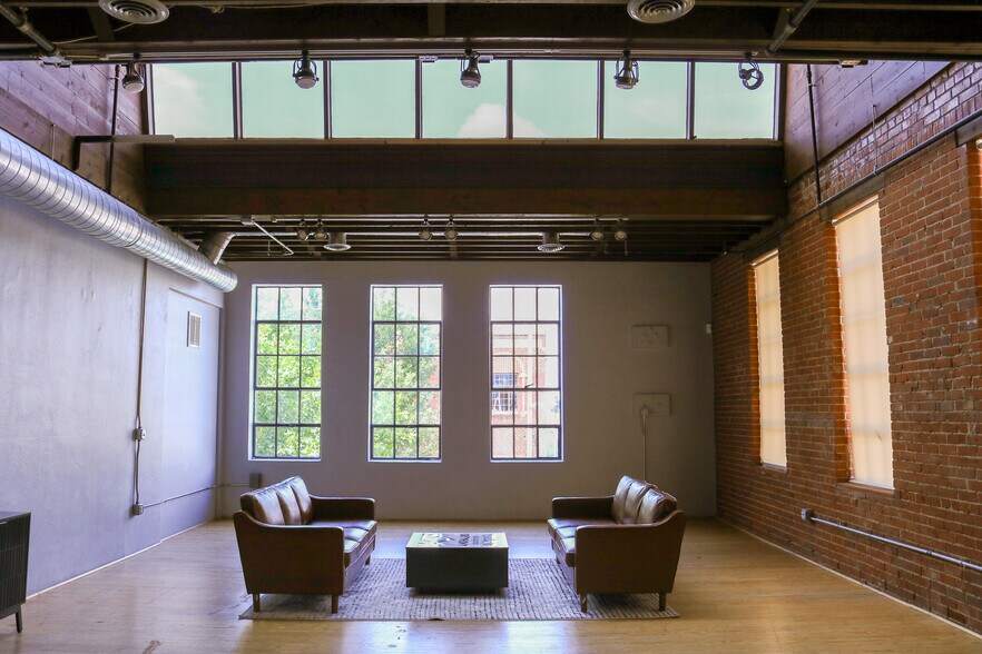More Photos Of 700 1/2 Sheridan, Oklahoma City Office For Lease