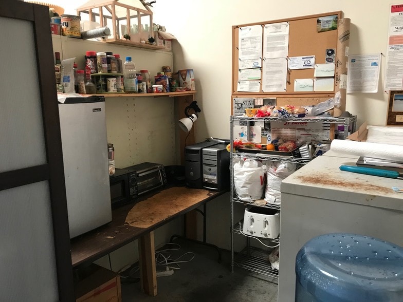 More Photos Of 2000 Cabot Pl, Oxnard Warehouse For Sale