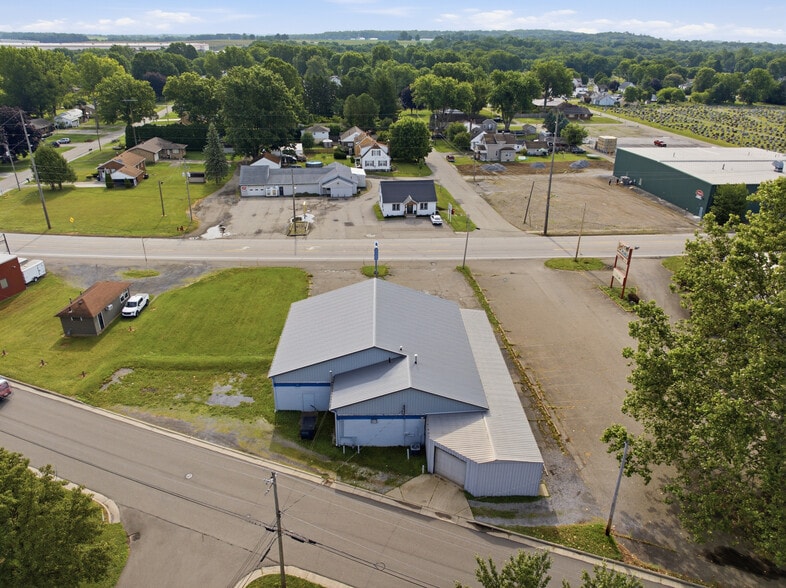 More Photos Of 701 Main St N, Navarre General Retail For Sale