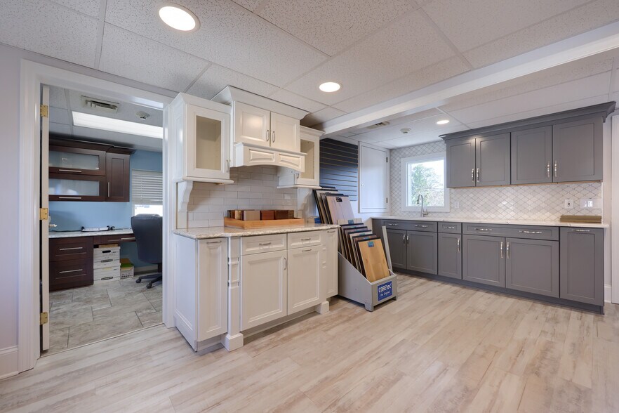 More Photos Of 2603 Lititz Pike, Lancaster General Retail For Sale