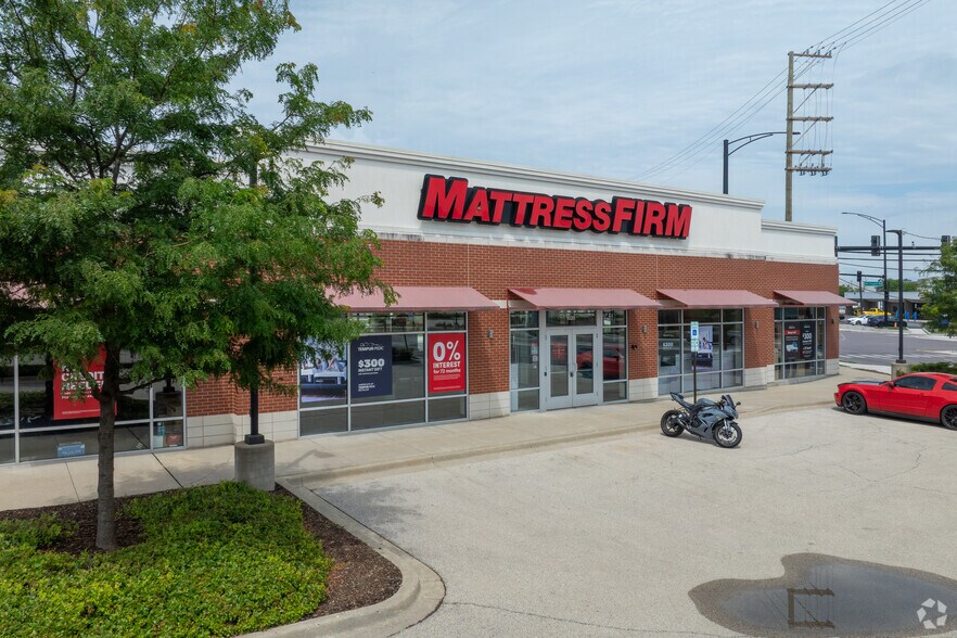 Primary Photo Of 1020 E Central Rd, Mount Prospect Freestanding For Sale
