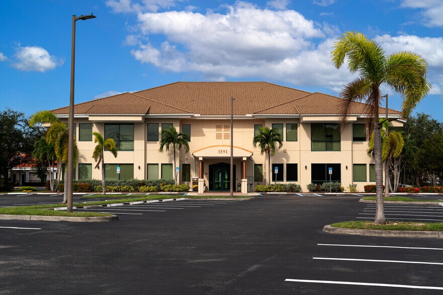 More Photos Of 1591 Hayley Ln, Fort Myers Office For Lease