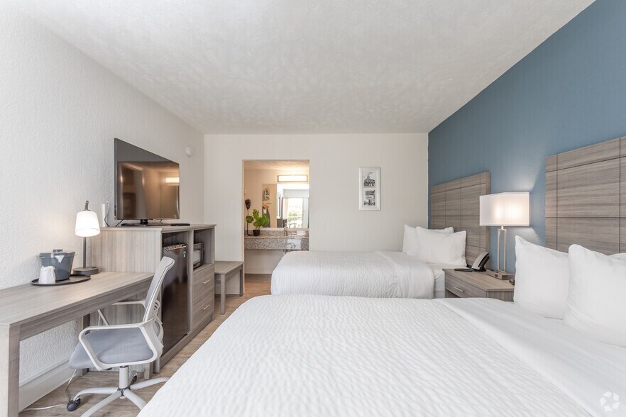 More Photos Of 3030 N Roberts Ave, Lumberton Hotel For Sale