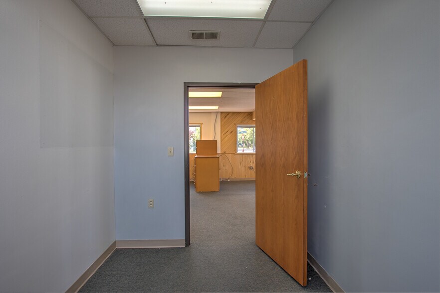 More Photos Of 206 Union St S, Mora Freestanding For Lease