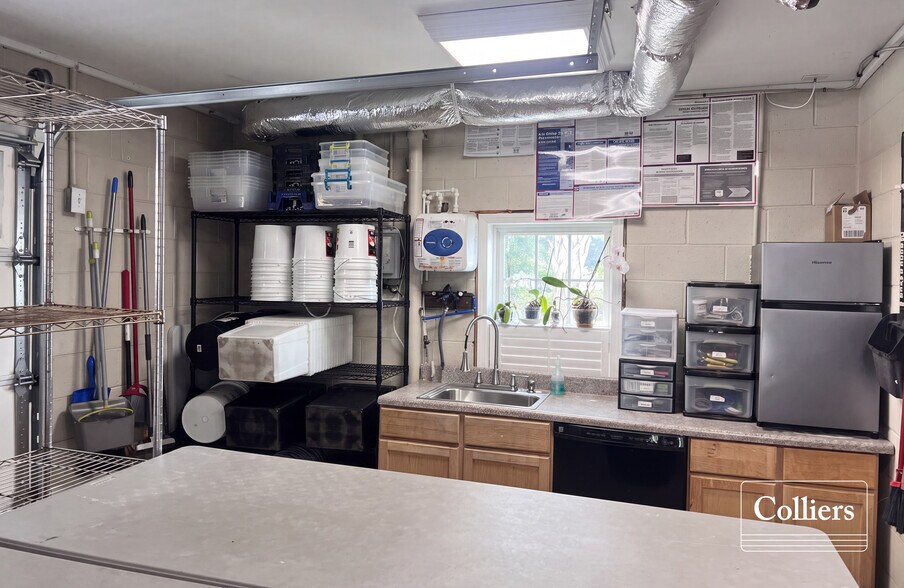 More Photos Of 235 Huger St, Charleston Storefront Retail Office For Sale