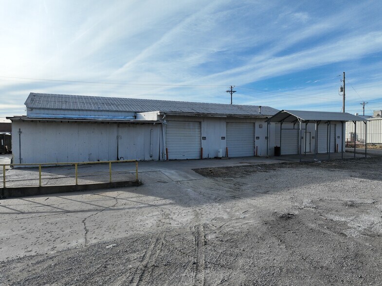 More Photos Of 126 S Griffith St, El Dorado Warehouse For Sale