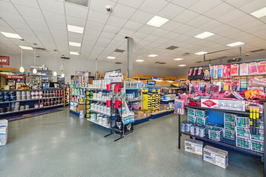 More Photos Of 210 W Girard Ave, Philadelphia Storefront For Sale