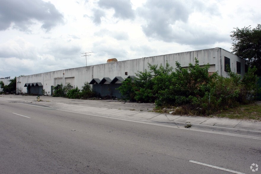 More Photos Of 2450-2460 NW 151st St, Miami Warehouse For Lease