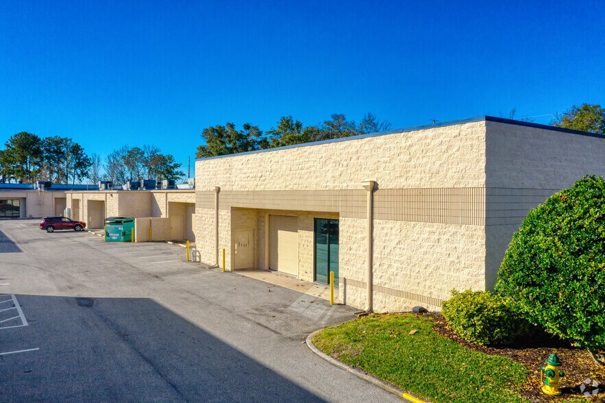 More Photos Of 7300-7356 Greenbriar Pky, Orlando Unknown For Lease
