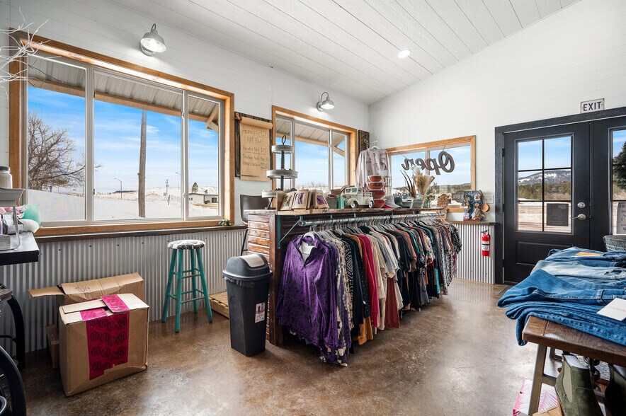 More Photos Of 330 W US-14 Hwy, Sundance General Retail For Sale