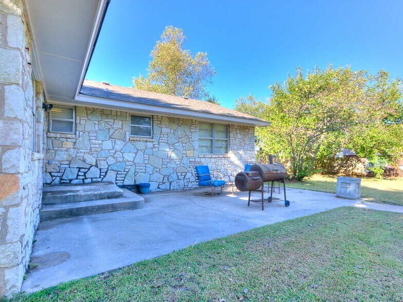 More Photos Of 16446 NE 23rd St, Choctaw Office Residential For Sale