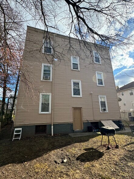 More Photos Of 67-69 Fabyan Pl, Newark Apartments For Sale