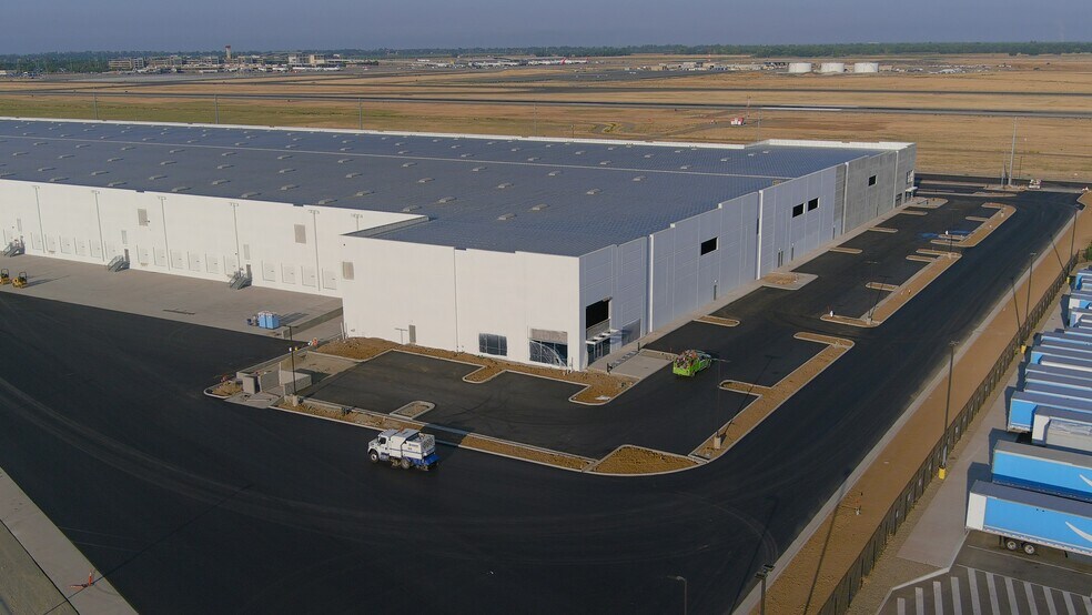 More Photos Of 7320 Power Line Rd, Sacramento Distribution For Lease