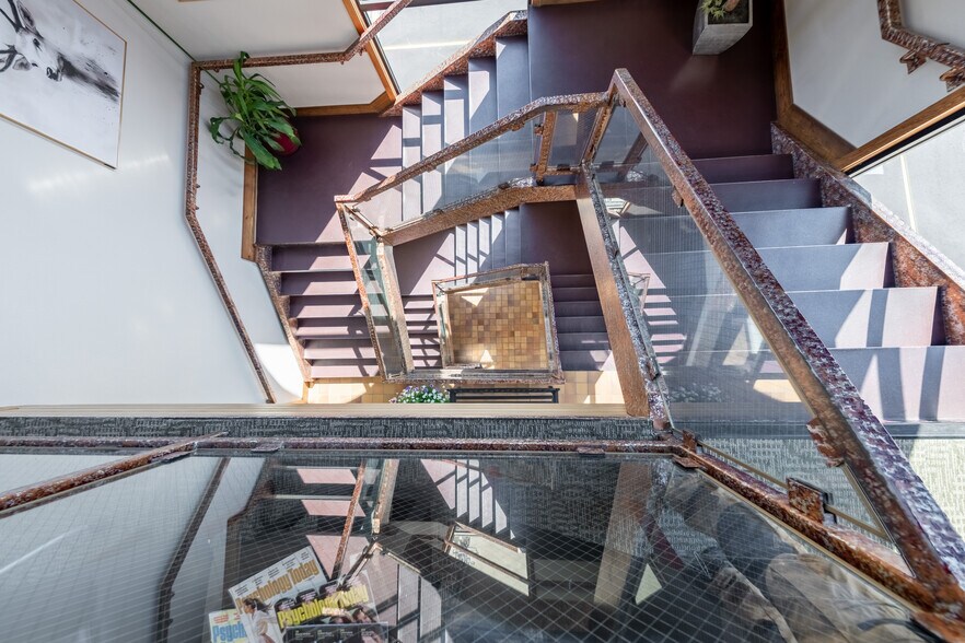 More Photos Of 100 2nd St E, Whitefish Office For Sale