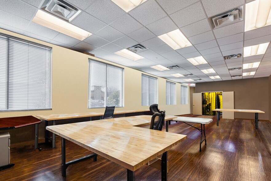 More Photos Of 3205 Talon Dr, Richardson Office For Lease