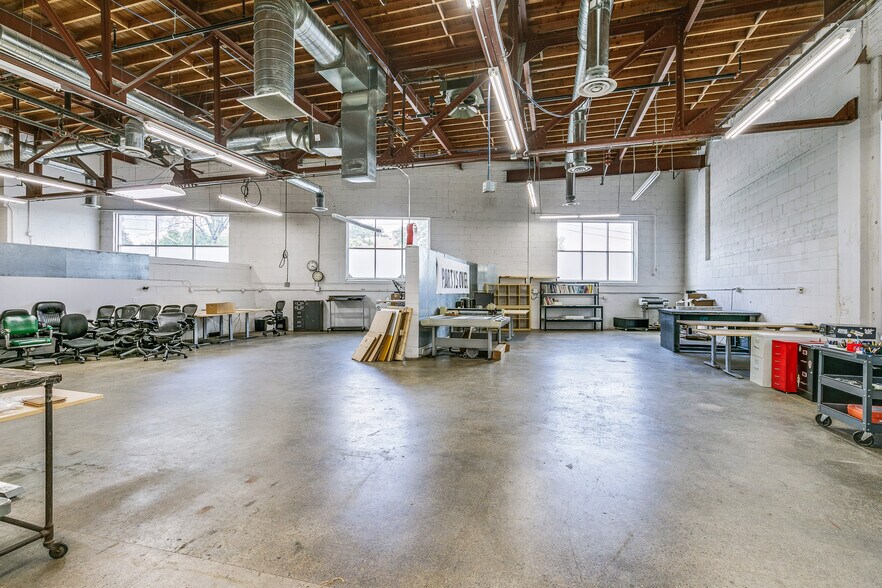 More Photos Of 2336 Territorial Rd, Saint Paul Warehouse For Sale