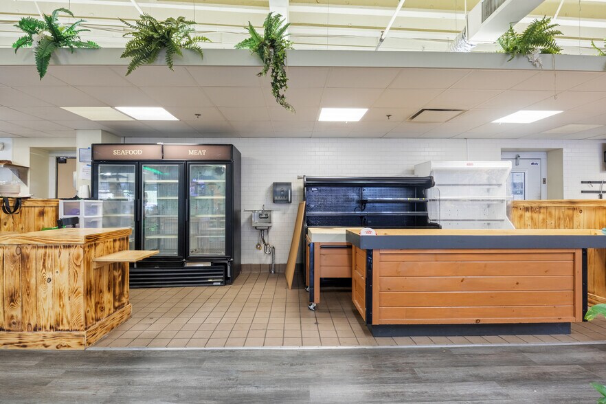 More Photos Of 7909 High School Rd, Elkins Park Restaurant For Sale