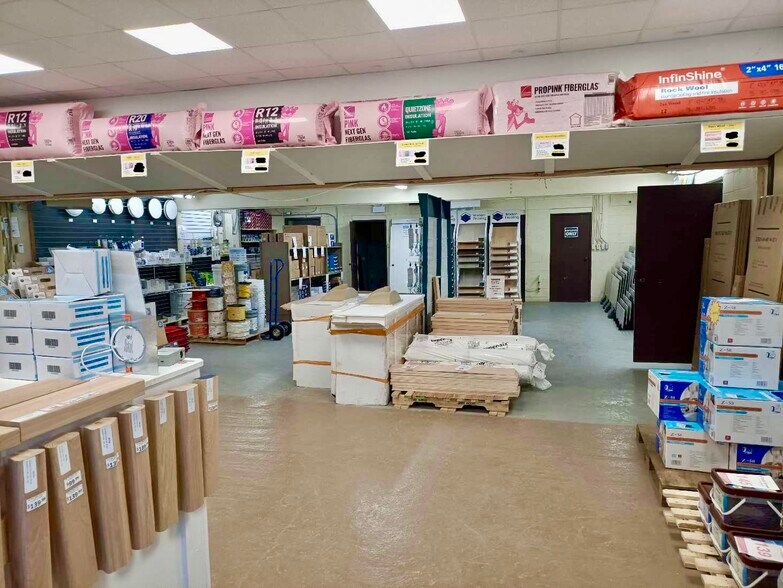 More Photos Of 965 Old Glass rd, Wallaceburg General Retail For Sale