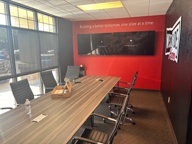 More Photos Of 8505-8517 W Overland Rd, Boise Restaurant For Lease