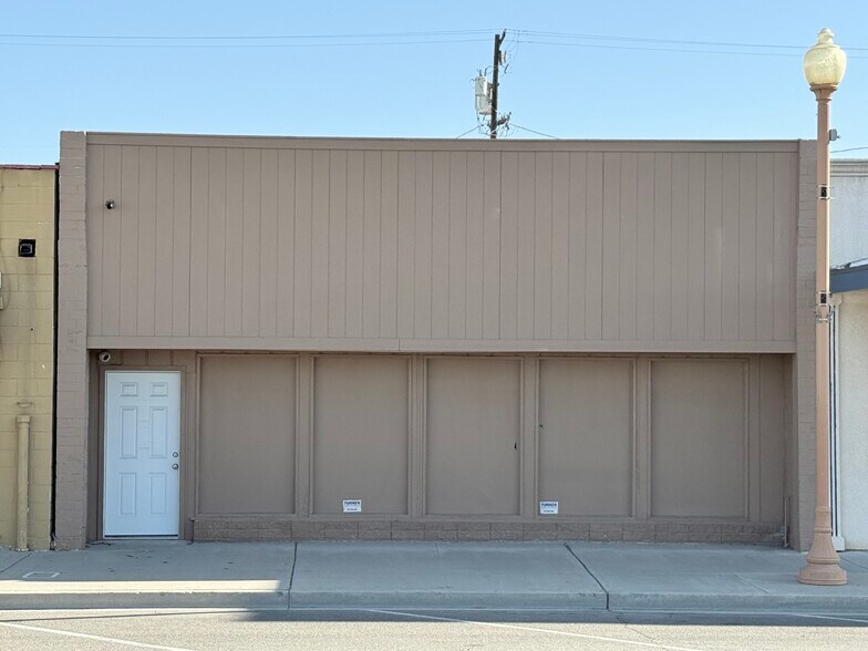 More Photos Of 2015 1st St, Selma Freestanding For Sale