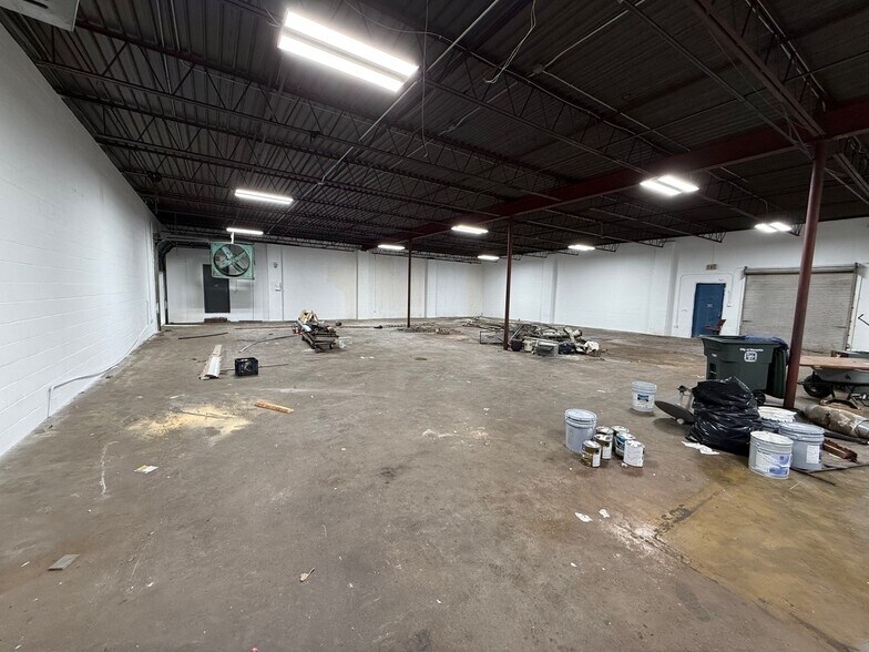 More Photos Of 691 Doctor Martin Luther King Junior Ave, Memphis Flex For Sale