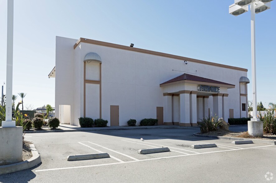 More Photos Of 5282 Mission Blvd, Montclair Freestanding For Sale