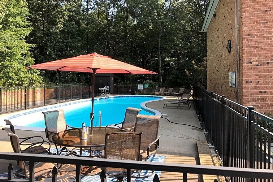 More Photos Of 2401 Arlington Blvd, Charlottesville Apartments For Sale
