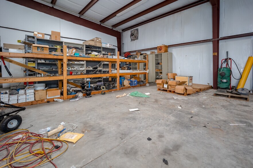 More Photos Of 319-323 NW 59th St, Oklahoma City Manufacturing For Sale