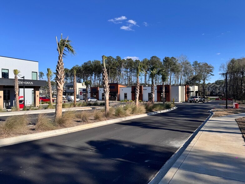 More Photos Of 110 N Gosling Way, Summerville Storefront Retail Office For Lease