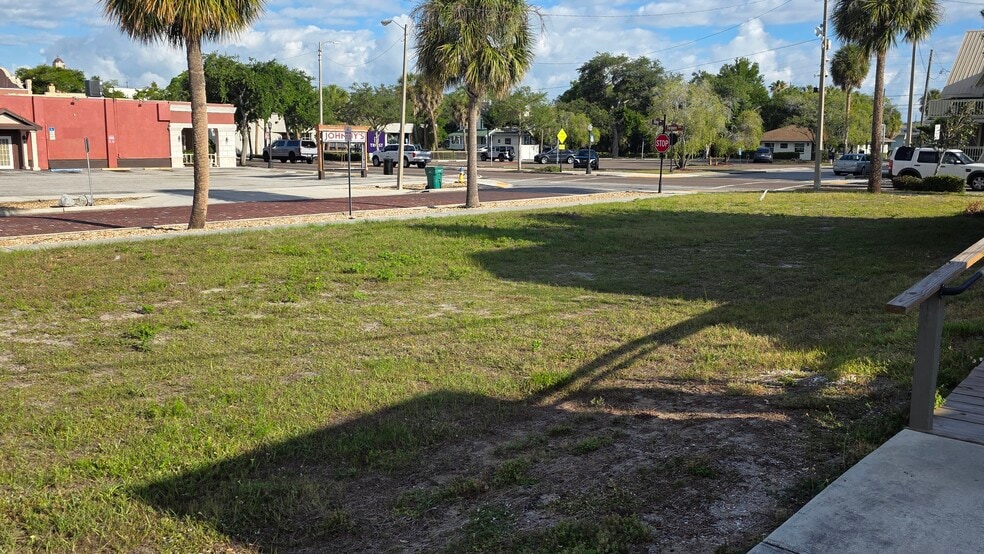 More Photos Of 310 E Tarpon Ave, Tarpon Springs Storefront Retail Residential For Sale