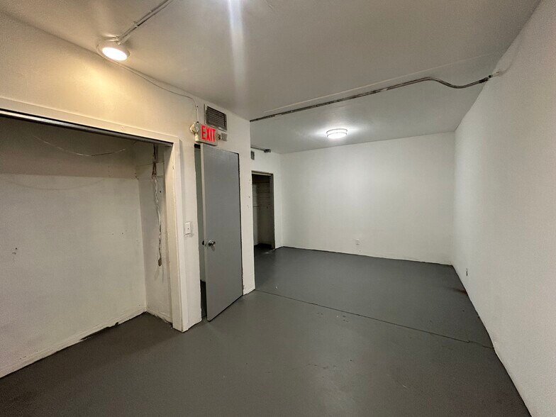 More Photos Of 1100 S Dixie Hwy, Hollywood Freestanding For Lease