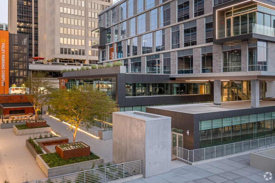 More Photos Of 450 B St, San Diego Office For Lease