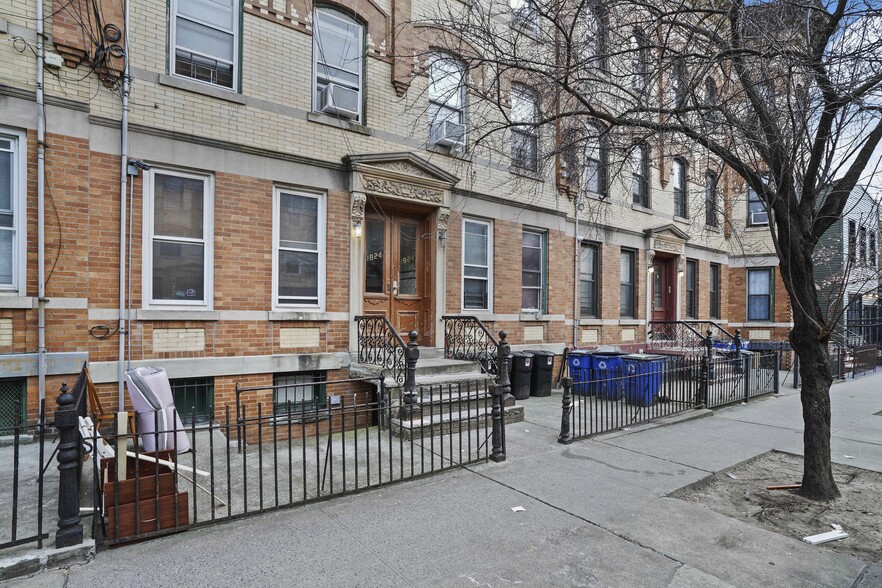 Primary Photo Of 1824 Cornelia St, Flushing Apartments For Sale