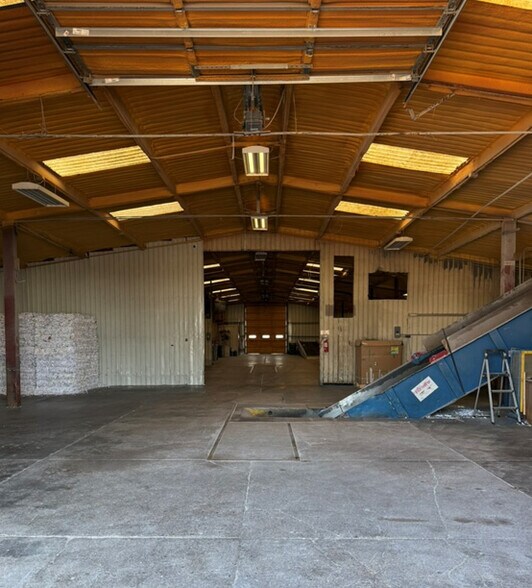 More Photos Of 810 S 7th St, Omaha Industrial For Sale