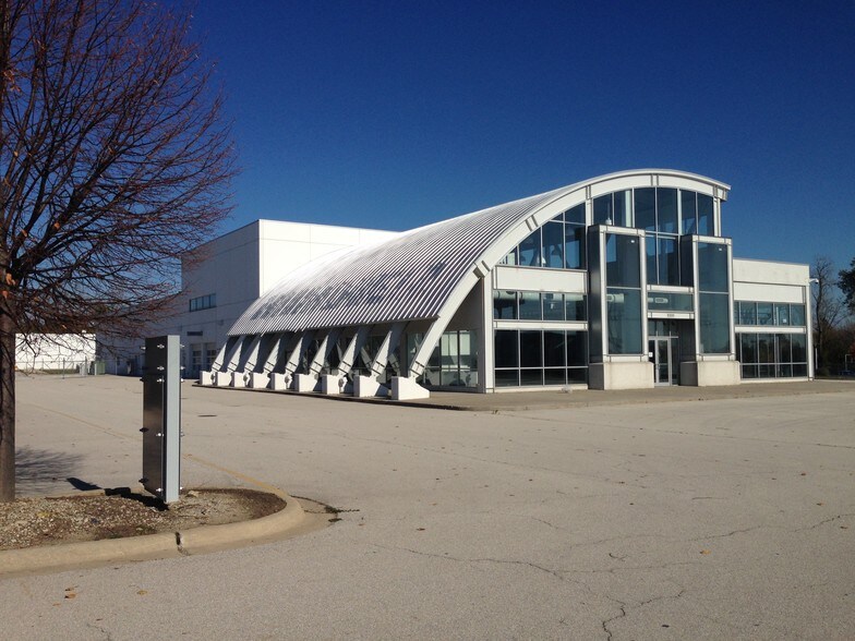 More Photos Of 3300 Ogden Ave, Lisle Auto Dealership For Sale