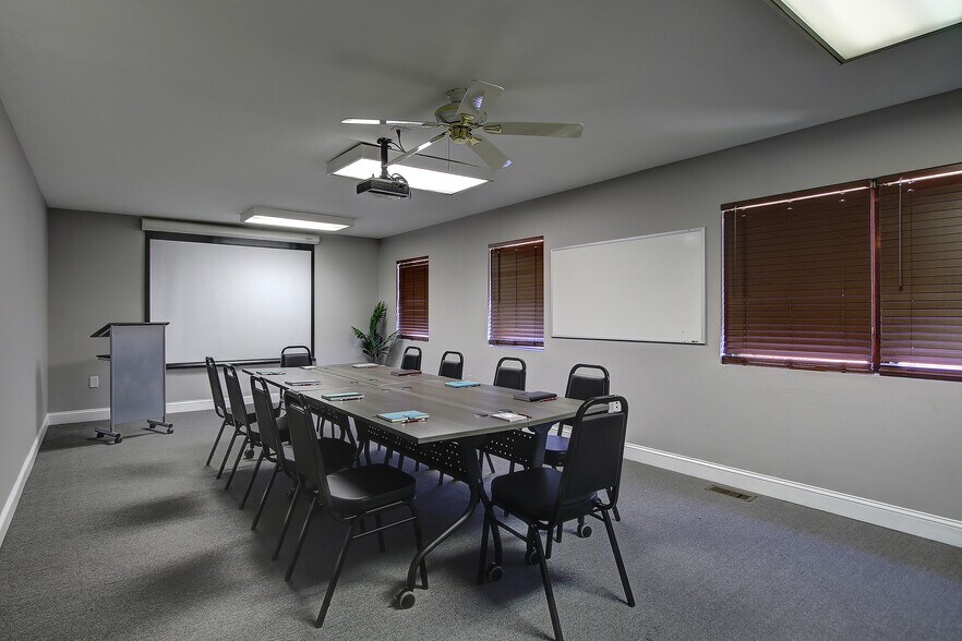 More Photos Of 5819-5825 Allentown Rd, Camp Springs Coworking Space