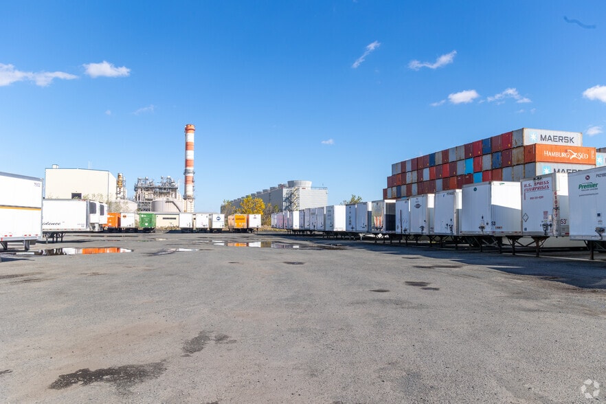 More Photos Of 921 Delancy St, Newark Land For Lease