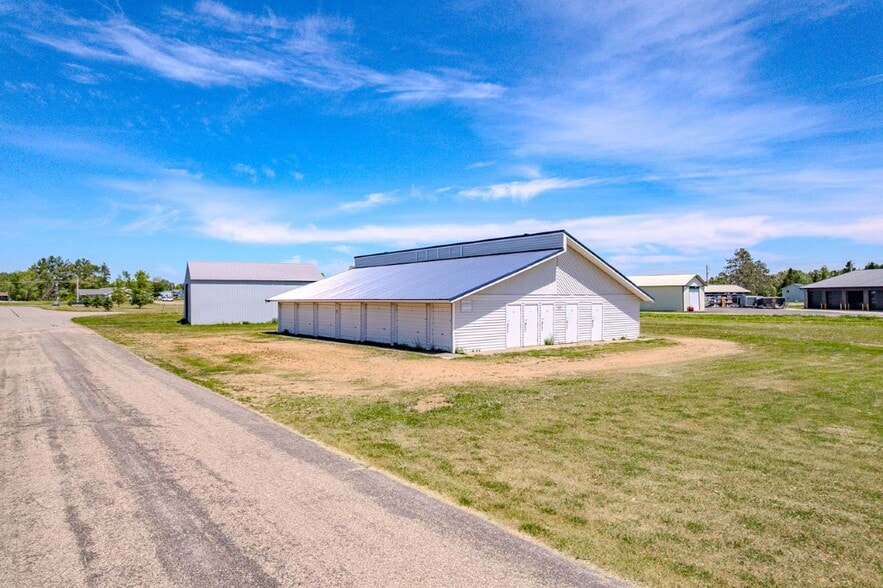 More Photos Of 350 Mill St, Birnamwood Specialty For Sale