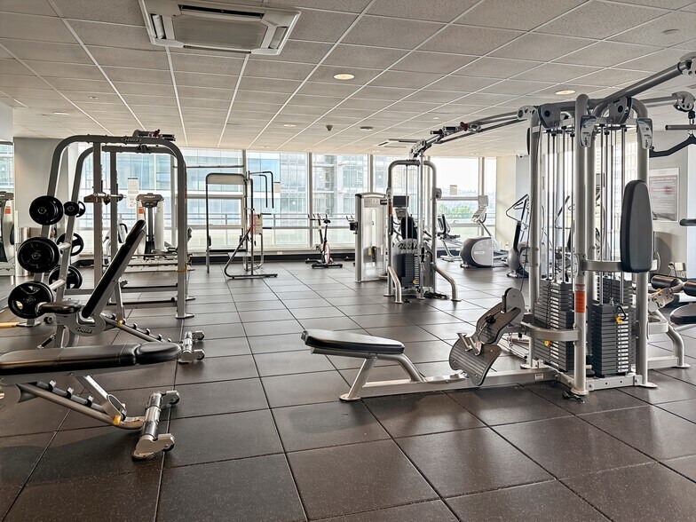 More Photos Of 4402 Skyline Dr, Burnaby Coworking Space