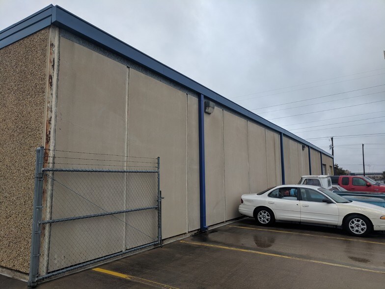 More Photos Of 7504 Boulevard 26, North Richland Hills Health Club For Lease