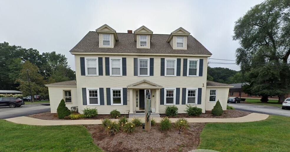 More Photos Of 170 S River Rd, Bedford Office For Lease