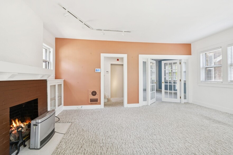 More Photos Of 1604 17th Ave S, Nashville Office Residential For Sale