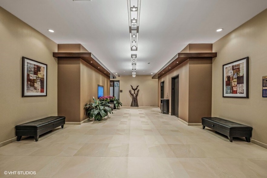 More Photos Of Northfield Plz, Northfield Office For Lease