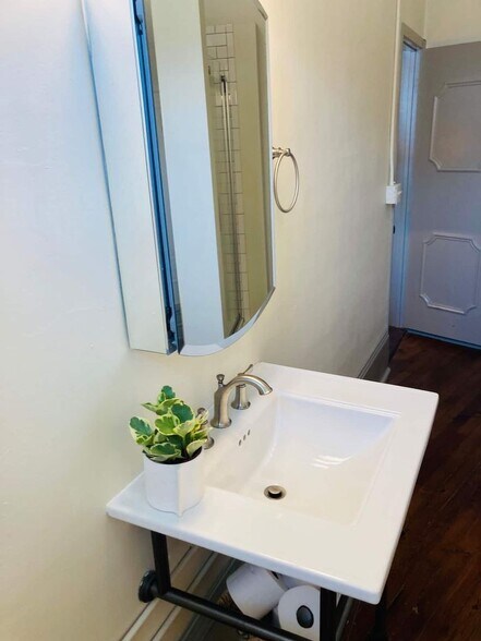 More Photos Of 206 Gay St, Erwin Storefront Retail Residential For Sale