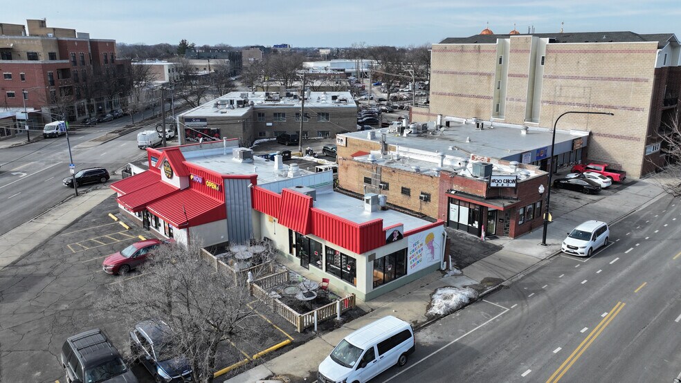 Primary Photo Of 5731 N Lincoln Ave, Chicago Freestanding For Sale