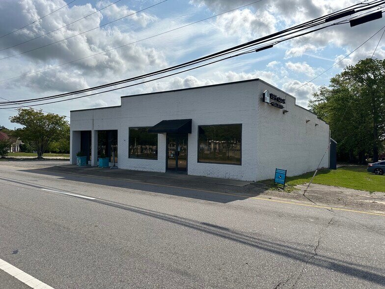 Primary Photo Of 206 N Church St, Lexington Freestanding For Lease
