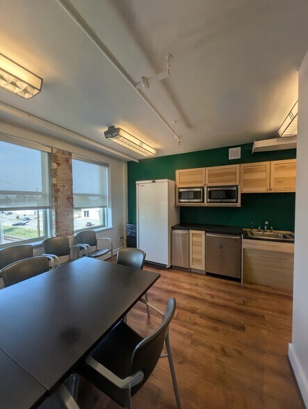 More Photos Of 219 N Main St, Bryan Office For Lease