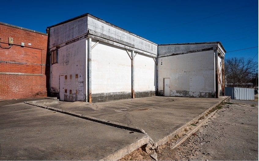 More Photos Of 227 S Philadelphia Ave, Shawnee Warehouse For Sale