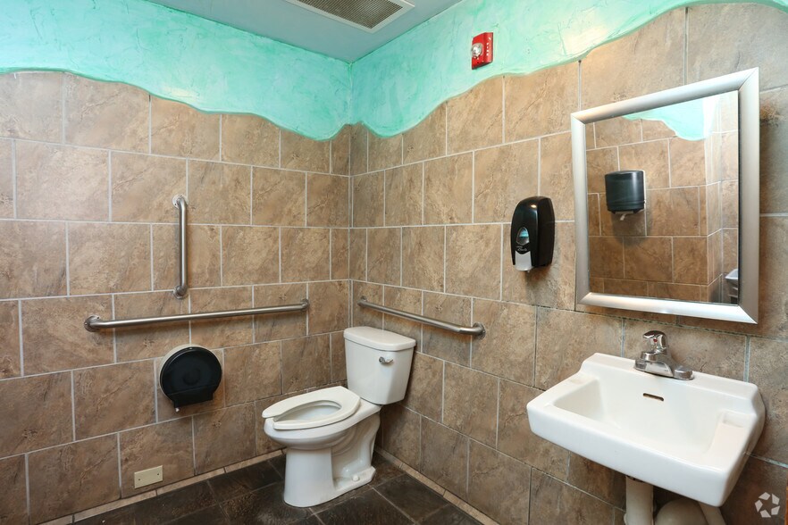 More Photos Of 153-157 E Wisconsin Ave, Oconomowoc Restaurant For Sale