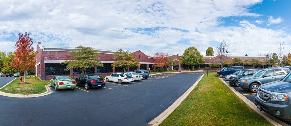 Primary Photo Of 3100 W Higgins Rd, Hoffman Estates Medical For Lease